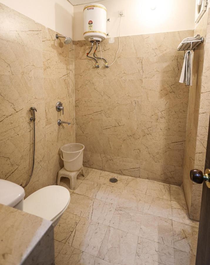 Hotel The Leaf - Gomti Nagar Lucknow Eksteriør billede