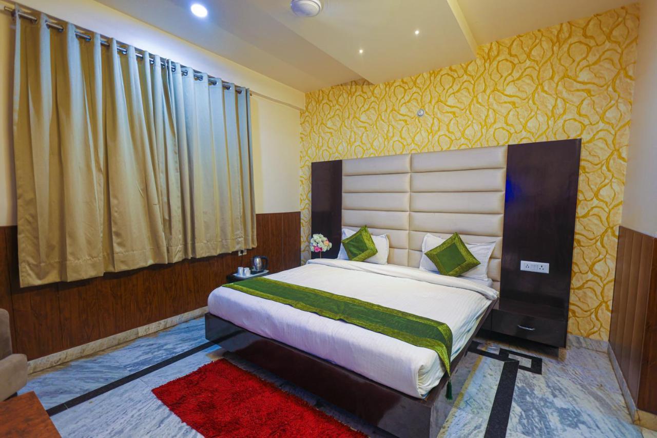 Hotel The Leaf - Gomti Nagar Lucknow Eksteriør billede