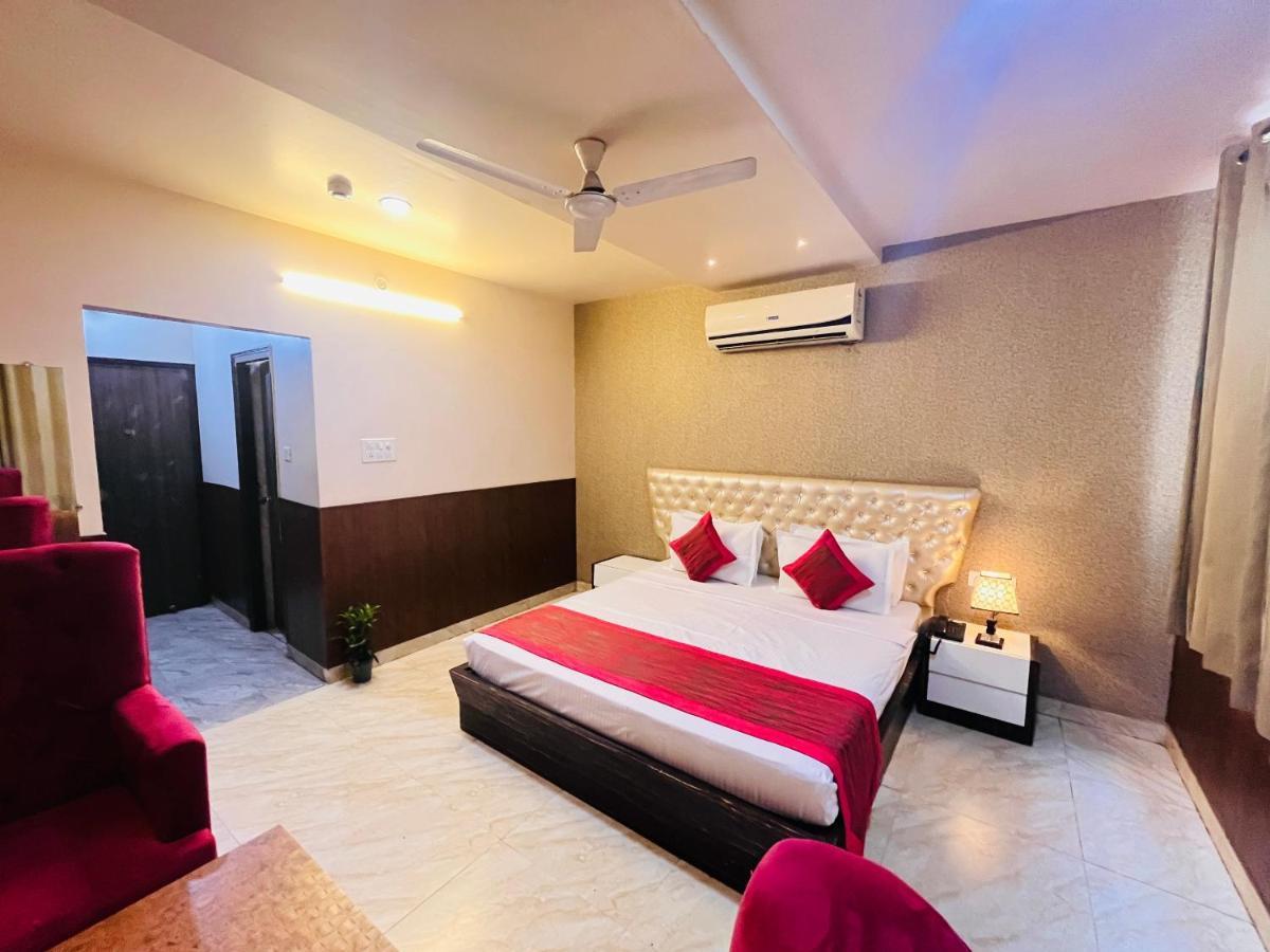 Hotel The Leaf - Gomti Nagar Lucknow Eksteriør billede