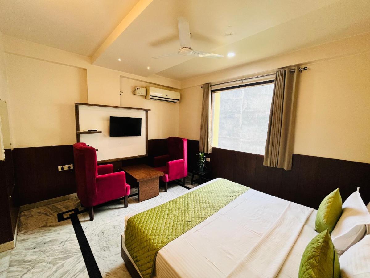 Hotel The Leaf - Gomti Nagar Lucknow Eksteriør billede