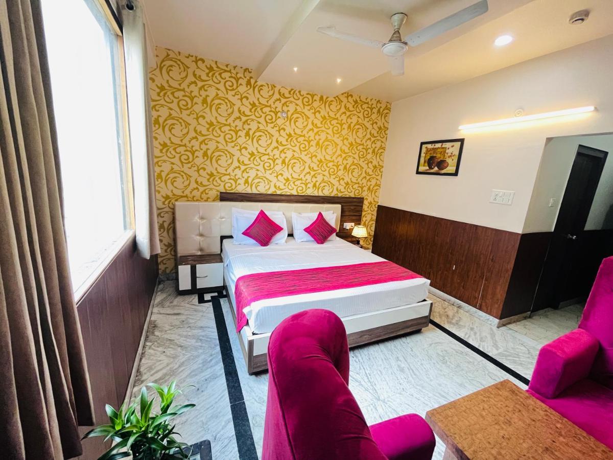 Hotel The Leaf - Gomti Nagar Lucknow Eksteriør billede