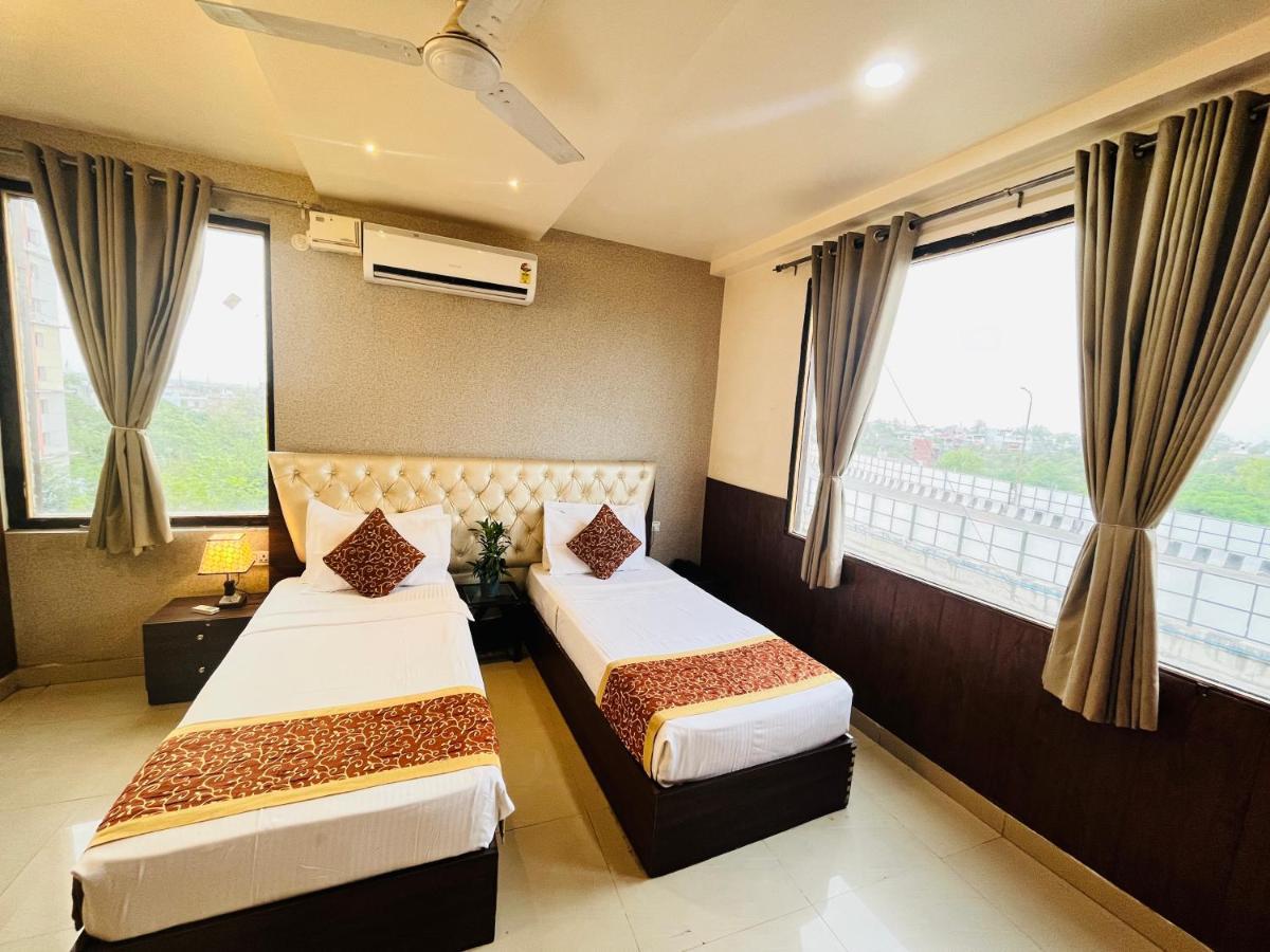 Hotel The Leaf - Gomti Nagar Lucknow Eksteriør billede