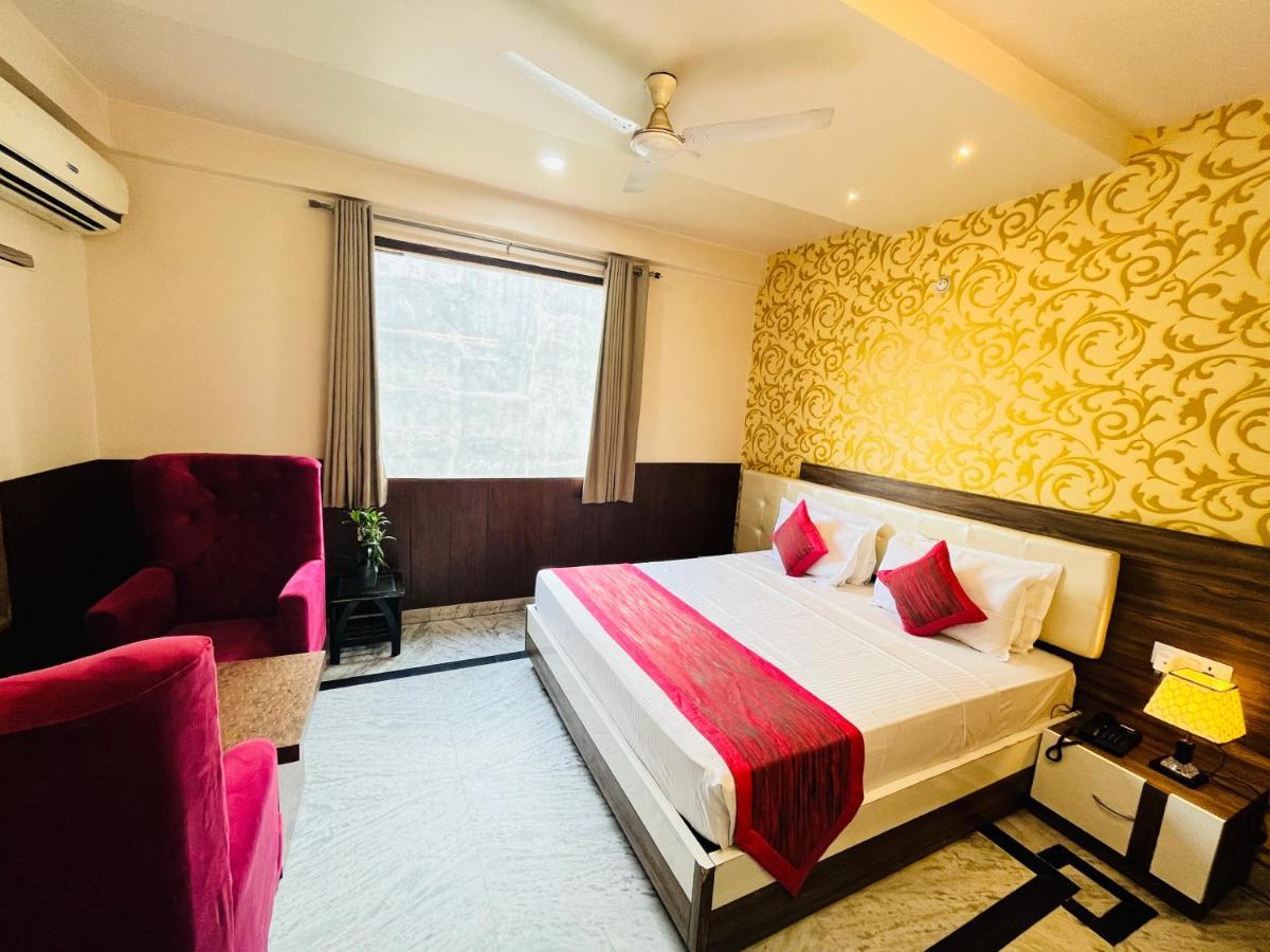 Hotel The Leaf - Gomti Nagar Lucknow Eksteriør billede