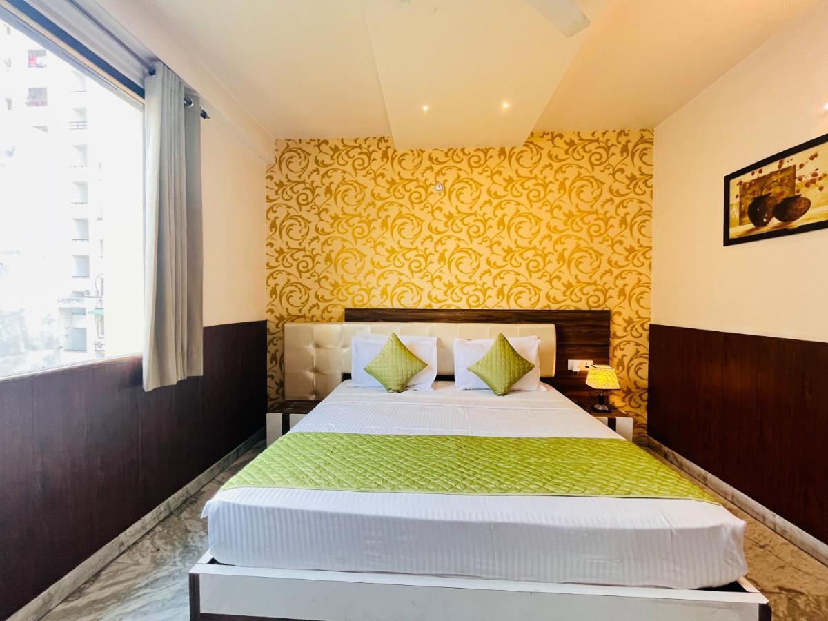 Hotel The Leaf - Gomti Nagar Lucknow Eksteriør billede