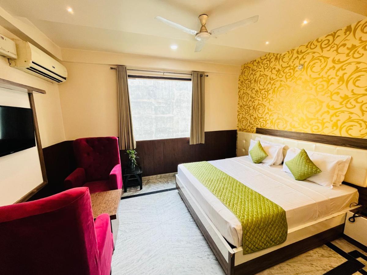 Hotel The Leaf - Gomti Nagar Lucknow Eksteriør billede